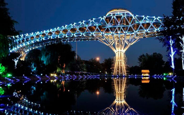 اجاره تابلو در پل طبیعت تهران